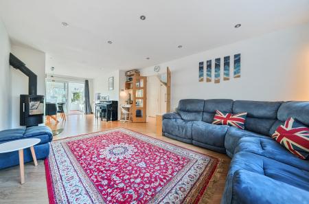 1385016-28-6925e1...