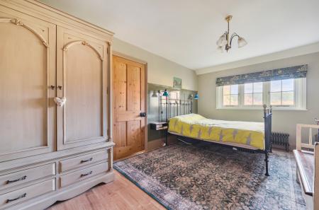 1384343-22-6925b3...