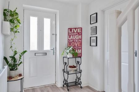 Hyton Drive deal for rent- entryway