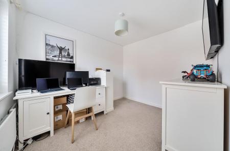 Hyton Drive deal for rent- office