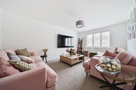 Hyton Drive deal for rent- Living room