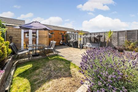 Gordon Road for Sale by Guildcrest Estates - garde