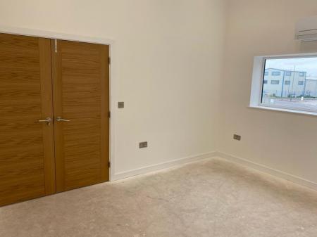 Office 3 maple leaf mansion business park by Guild