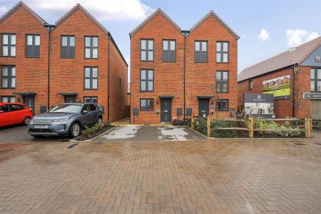 3 bedroom house for sale in Saxon Square Ramsgate