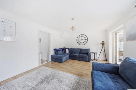Homestead village Ramsgate, 3 bed room end of terr