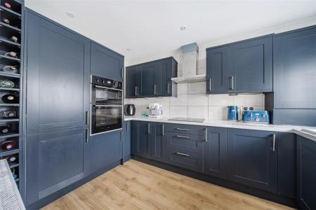 Homestead village Ramsgate, 3 bed room end of terr