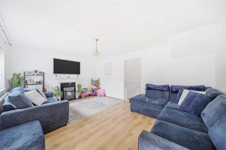 Homestead village Ramsgate, 3 bed room end of terr