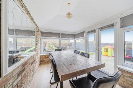 Homestead village Ramsgate, 3 bed room end of terr