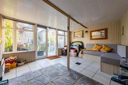 Orchard Road, Westbrook - 4 bedroom semi detached