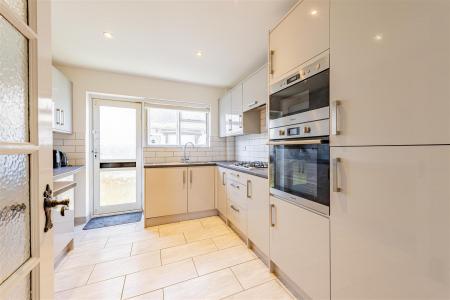 2 bedroom bungalow for sale in Margate by Guildcre