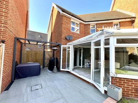 Cheney Road Misnter, 3 bed end-terrace for sale by