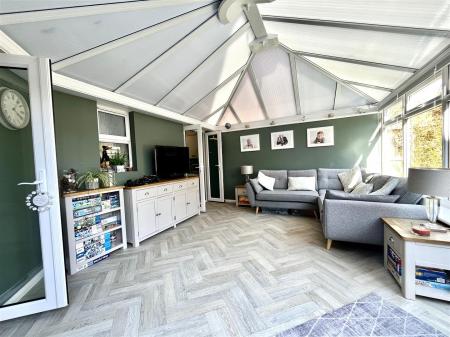 Cheney Road Misnter, 3 bed end-terrace for sale by