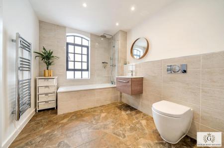 Millers Hill Ramsgate for sale- bathroom
