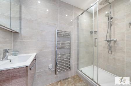 Millers Hill Ramsgate for sale - bathroom