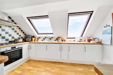 St Mildreds Gardens 2 Bedroom Apartment -  Kitchen