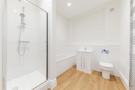 Flat 5 Pleydell Gardens for Sale by Guildcrest Est