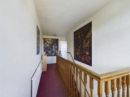 FIRST FLOOR LANDING