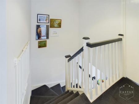 FIRST FLOOR LANDING