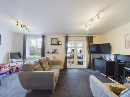 LOUNGE/DINING ROOM