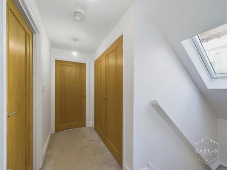 FIRST FLOOR LANDING