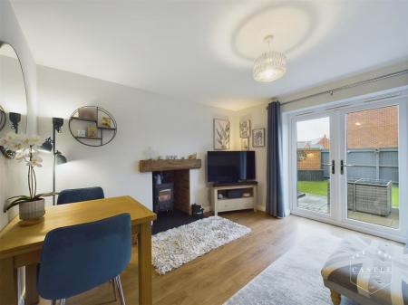 LOUNGE/DINING ROOM