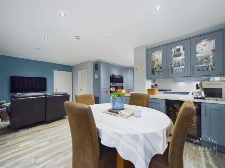 DINING/LIVING KITCHEN (Living/Dining Area)