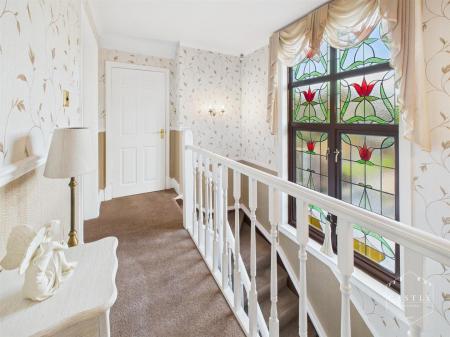 FIRST FLOOR LANDING