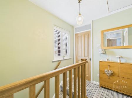 FIRST FLOOR LANDING