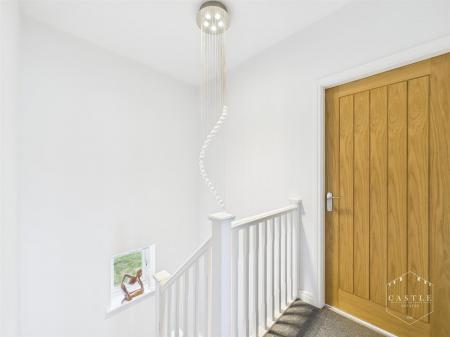 FIRST FLOOR LANDING
