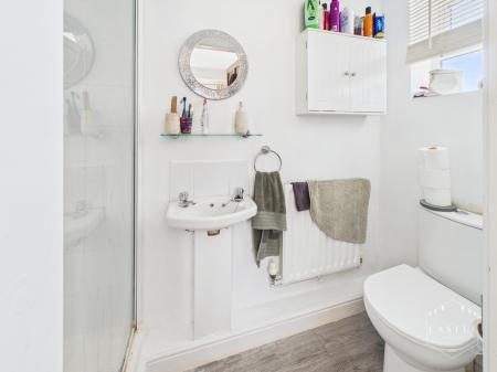 ENSUITE SHOWER ROOM