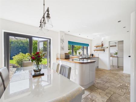 BREAKFAST KITCHEN