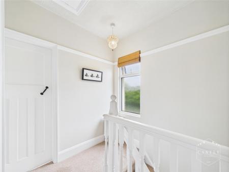 FIRST FLOOR LANDING