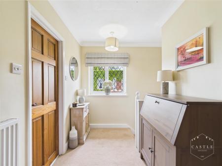 FIRST FLOOR LANDING
