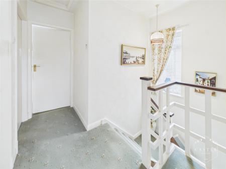 FIRST FLOOR LANDING