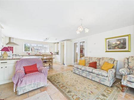 LIVING KITCHEN