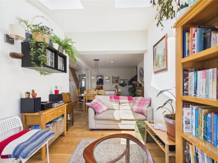 LIVING KITCHEN