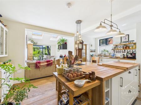 LIVING KITCHEN