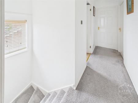 FIRST FLOOR LANDING