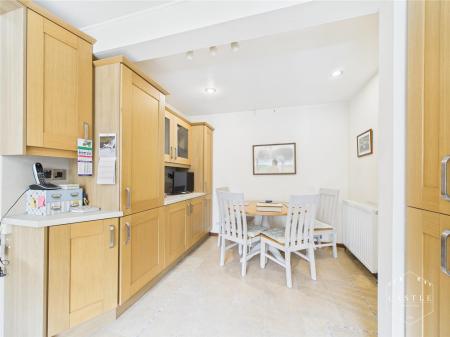 BREAKFAST KITCHEN