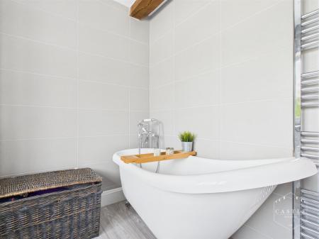 ENSUITE BATHROOM