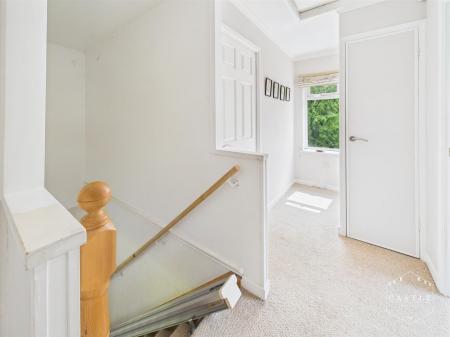 FIRST FLOOR LANDING