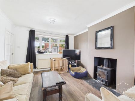 OPEN PLAN LIVING KITCHEN - LOUNGE AREA