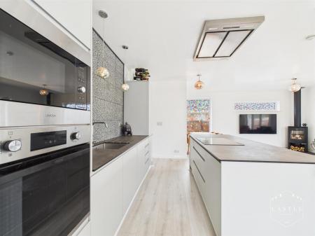 OPEN PLAN LIVING KITCHEN