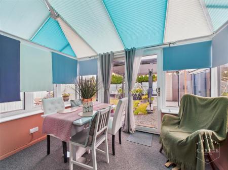 GARDEN ROOM/DINING ROOM