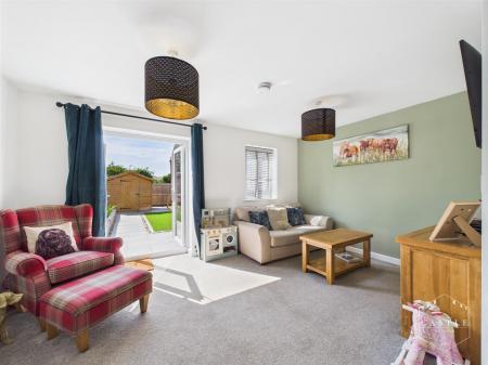 OPEN PLAN KITCHEN/LIVING AREA