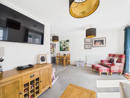 OPEN PLAN KITCHEN/LIVING AREA
