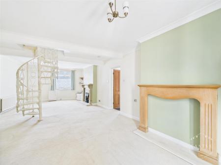 LOUNGE/DINING ROOM