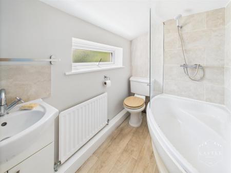 ENSUITE BATHROOM