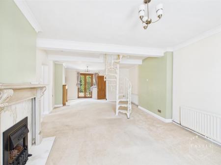 LOUNGE/DINING ROOM