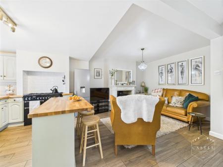 OPEN PLAN LIVING KITCHEN